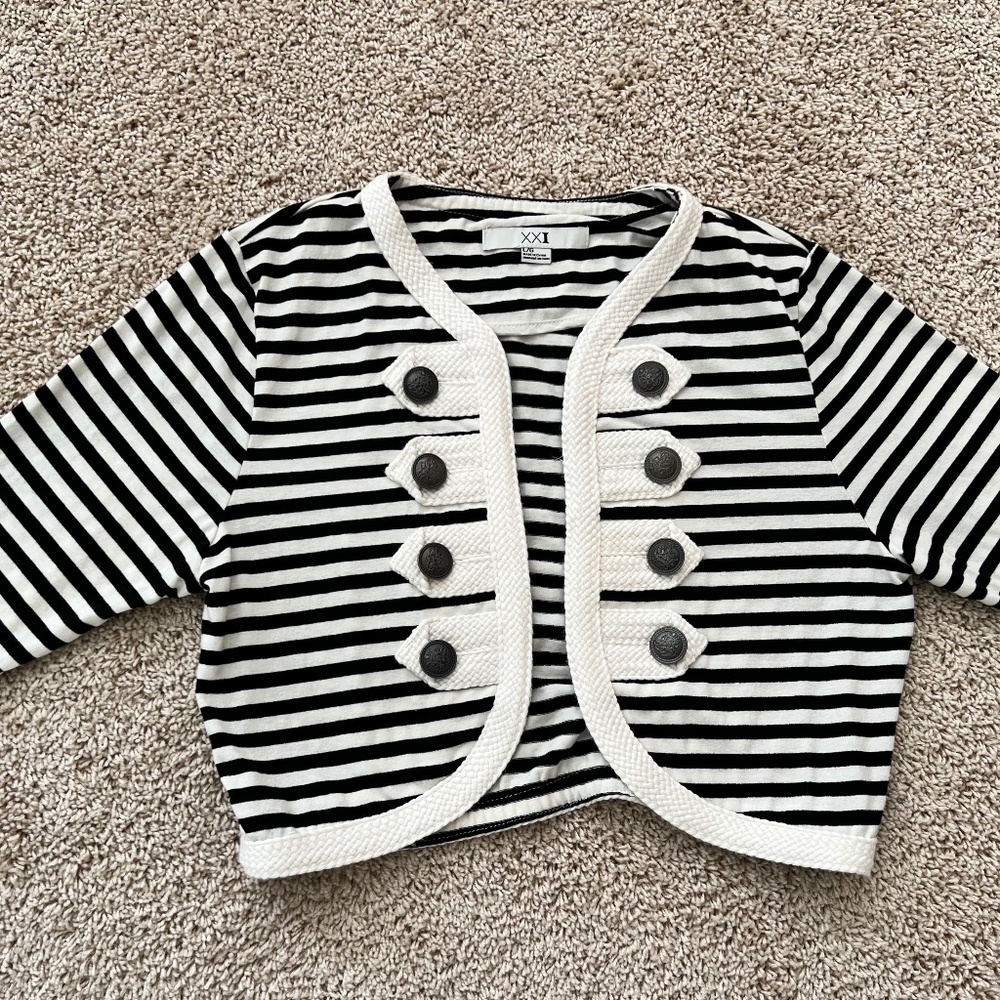 Forever 21 Cropped Jacket . Woman’s Large